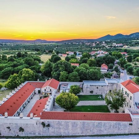 Heritage Hotel Maskovica Han Pakoštane Buitenkant foto